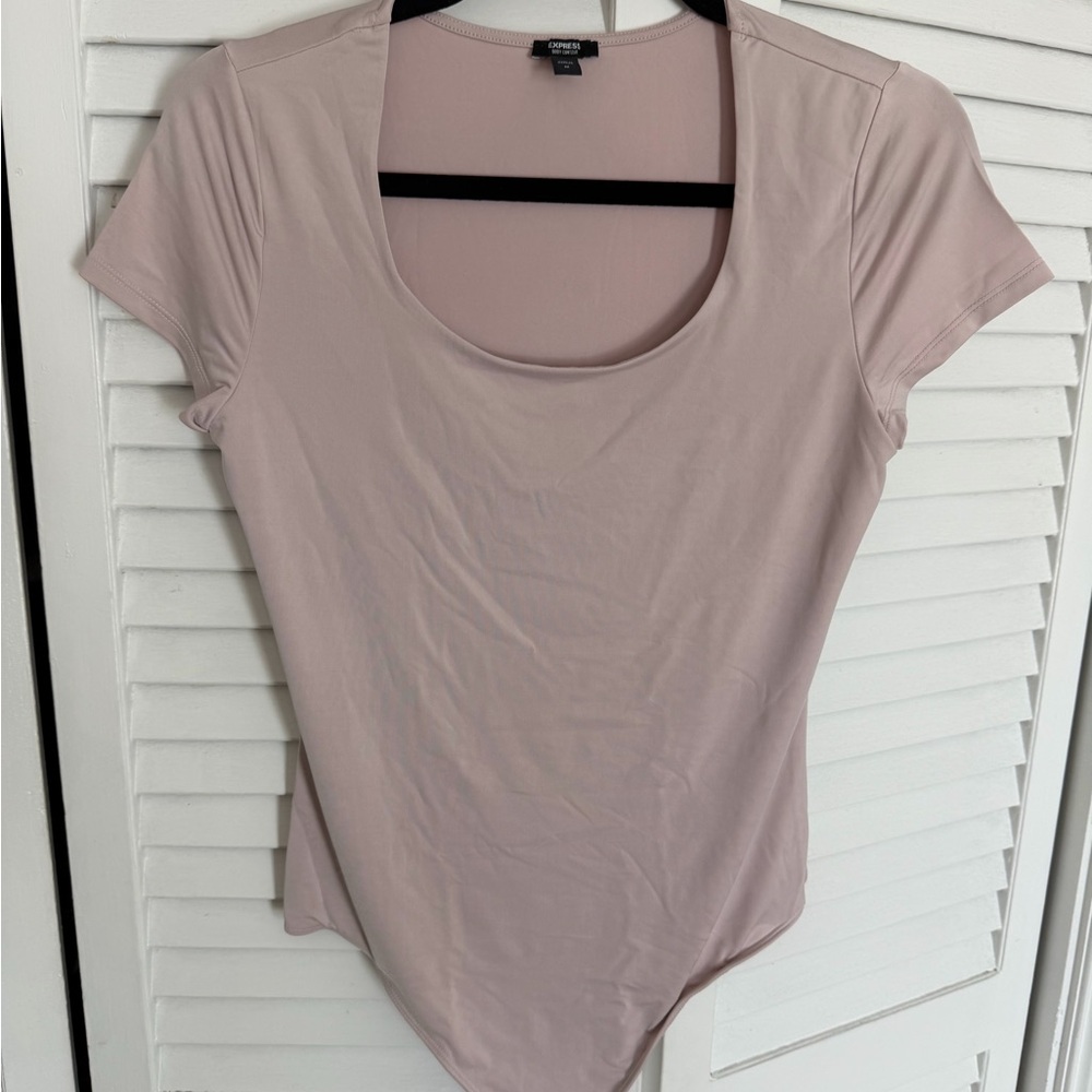NWOT Express Body Contour Hight Compression Round Neck Bodysuit-Short Sleeve - M